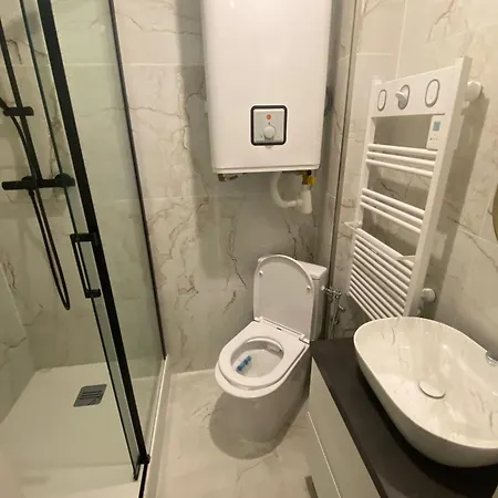 Daire Cozy Well-located Studio In 15th District *