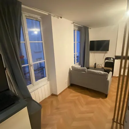 Cozy Well-located Studio In 15th District Daire *
